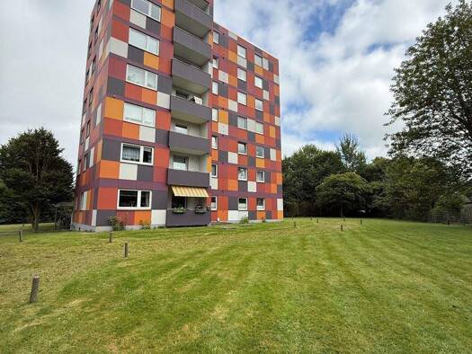 Wohnung zur Miete 557 € 3 Zimmer 82,3 m² 1. Geschoss frei ab 01.04.2026 Adolf-Brütt-Straße 54 Husum 25813