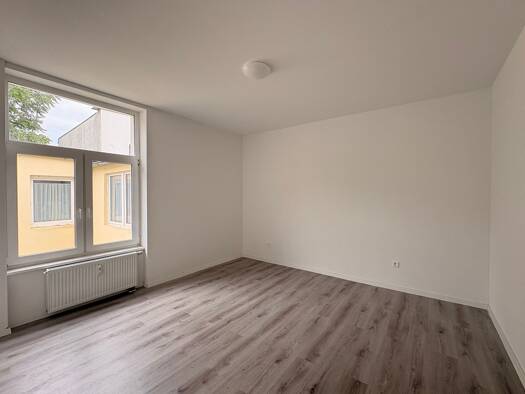 Wohnung zur Miete 400 € 2 Zimmer 50 m² EG Büschdorfer Straße 8 Freiimfelde Ost 06112