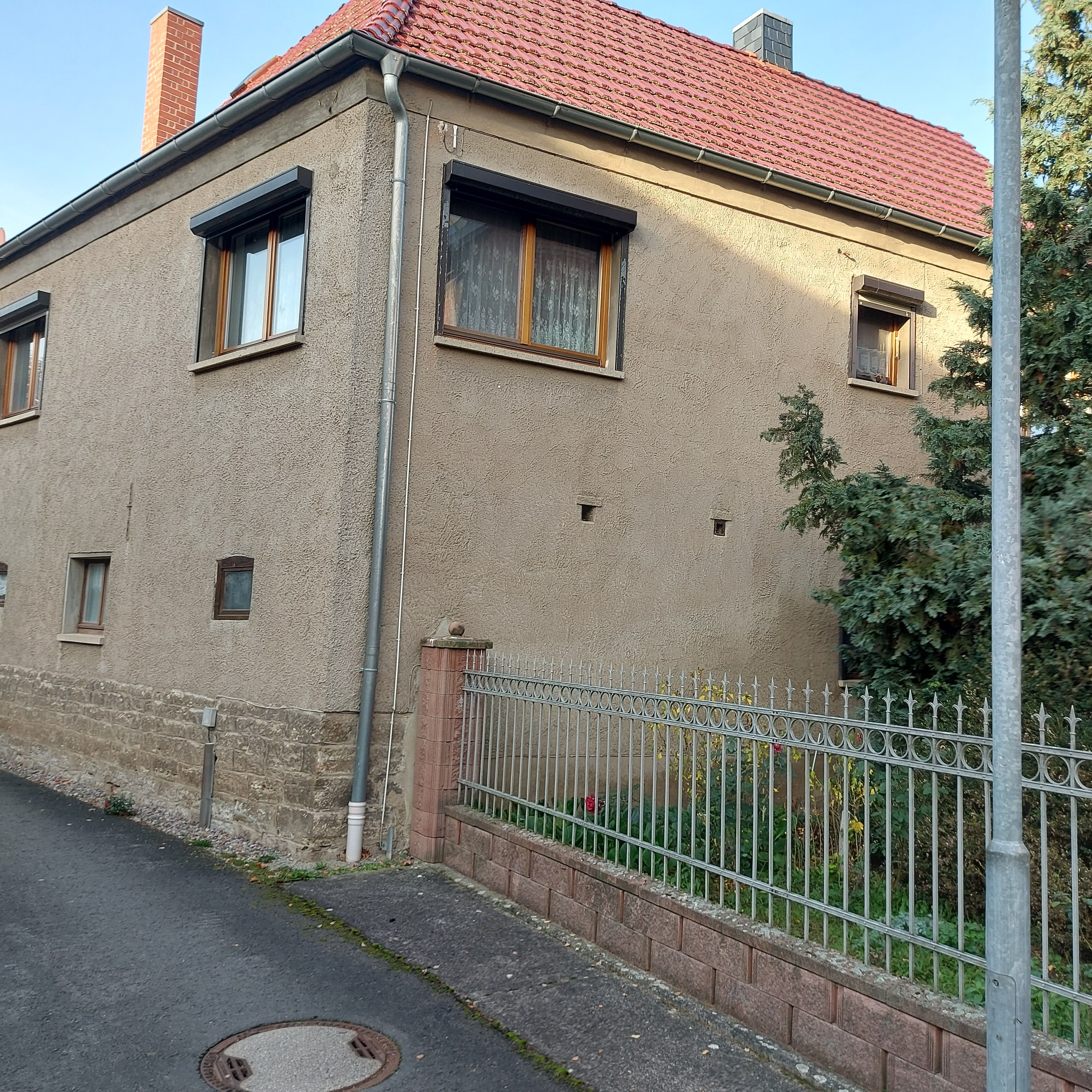 Bauernhaus zum Kauf provisionsfrei 175.000 € 10 Zimmer 190 m²<br/>Wohnfläche 1.479 m²<br/>Grundstück ab sofort<br/>Verfügbarkeit Leutenthal 21 Ilmtal-Weinstraße 99510