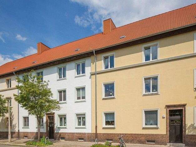 Wohnung zur Miete 293 € 2 Zimmer 45,7 m² frei ab 01.04.2026 Dodendorfer Platz 2 Leipziger Str. Magdeburg 39112
