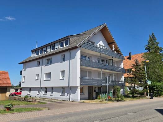 Wohnung zum Kauf 162.000 € 3 Zimmer 78 m² 2. Geschoss frei ab sofort Altensteiger Straße 29 Simmersfeld Simmersfeld 72226