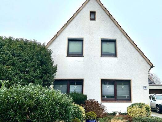 Haus zum Kauf 229.000 € 4 Zimmer 95,4 m² 634 m² Grundstück Brake 26919