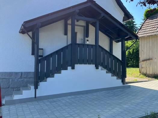 Mehrfamilienhaus zum Kauf provisionsfrei 410.000 € 4 Zimmer 140 m² 1.390 m² Grundstück frei ab sofort Hegnabrunn Neuenmarkt 95339