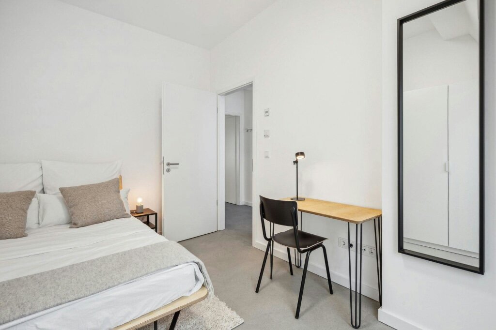 Wohnung zur Miete Wohnen auf Zeit 950 € 3 Zimmer 14,2 m²<br/>Wohnfläche 18.11.2024<br/>Verfügbarkeit Sickingenstrasse 2-3 Moabit Berlin 10553