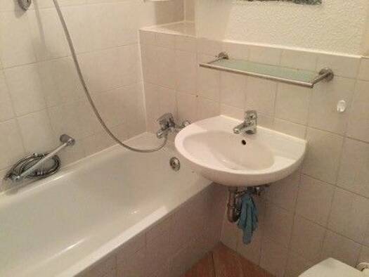 Wohnung zur Miete 404 € 2 Zimmer 48,6 m² frei ab 18.05.2026 Mühlsdorfer Weg 9 Leuben Dresden 01257