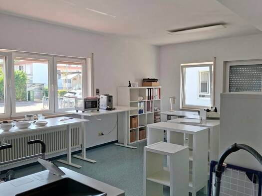 Büro zur Miete provisionsfrei 775 € 3,5 Zimmer 75 m² Bürofläche Haslach Freiburg im Breisgau 79114