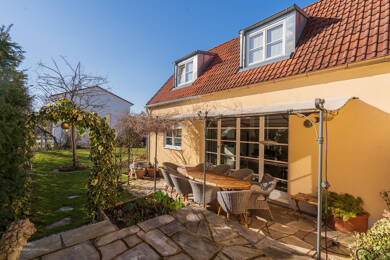 Doppelhaushälfte zum Kauf 1.880.000 € 6 Zimmer 282,4 m² 563 m² Grundstück frei ab 01.11.2025 Unterhaching 82008
