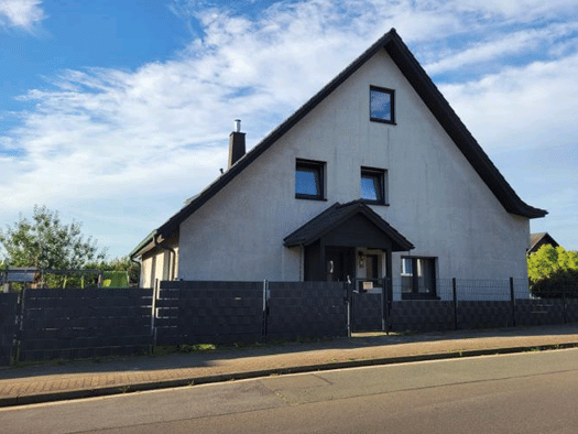 Einfamilienhaus zum Kauf 390.000 € 9 Zimmer 202 m² 1.390 m² Grundstück frei ab sofort Hahnenkampstraße 95 Eidinghausen Bad Oeynhausen 32549
