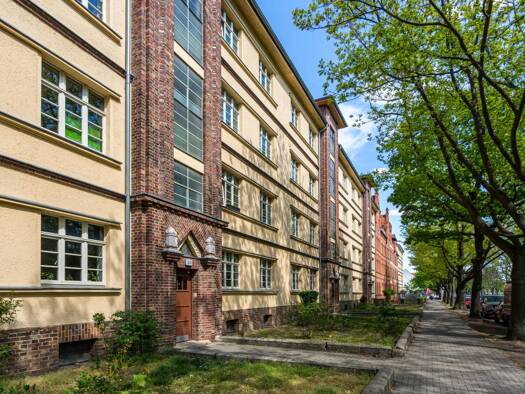 Wohnung zur Miete 260 € 2 Zimmer 58,2 m² 4. Geschoss Huttenstraße 84 Lutherplatz Süd 06110