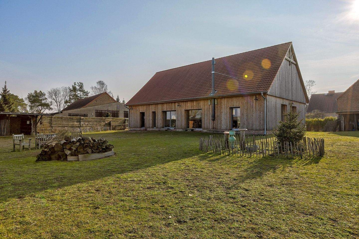 Immobilie in Vielitzsee - Historische Backsteinscheune trifft modernes Wohnkonzept - Bild 1