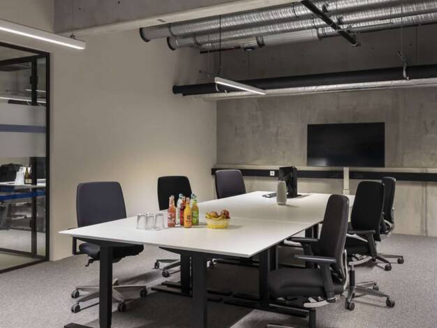 Bürofläche zur Miete - Erstbezug provisionsfrei 25 m² Bürofläche teilbar ab 13 m² Neukölln Berlin 12043