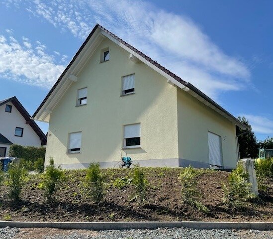 Einfamilienhaus zur Miete 1.390 € 7 Zimmer 140 m²<br/>Wohnfläche 750 m²<br/>Grundstück ab sofort<br/>Verfügbarkeit Bachstrasse Königswalde Werdau 08412