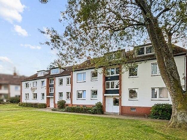 Mehrfamilienhaus zum Kauf als Kapitalanlage geeignet 3.150.000 € 1.826 m² 4.711 m² Grundstück Groß Grönau 23627