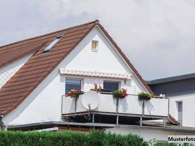 Wohnung zum Kauf 61.000 € 4 Zimmer 93 m² Stadtsteinach 95346