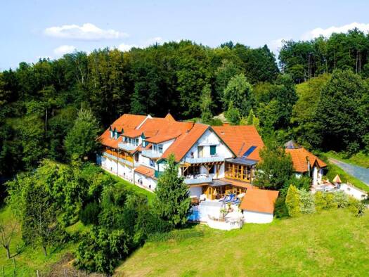 Hotel zum Kauf 20 Zimmer 7.560 m² Grundstück Bad Loipersdorf 8282