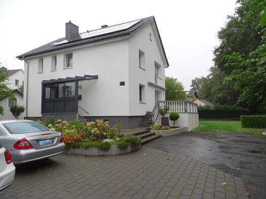 Haus zur Miete 1.550 € 1.006 m² Grundstück frei ab sofort Kernstadt Lippstadt 59555