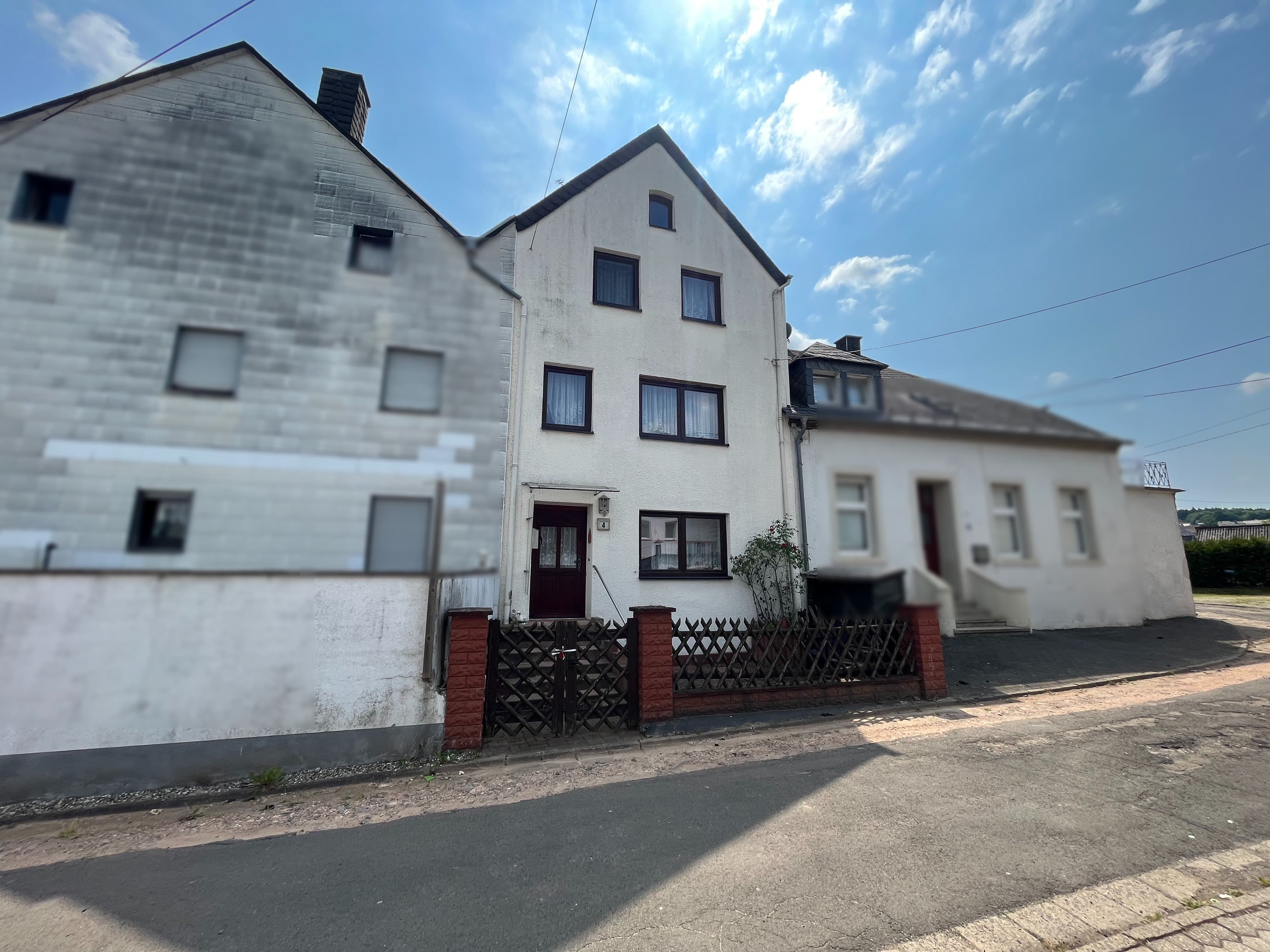 Reihenmittelhaus zum Kauf 139.000 € 7 Zimmer 156 m²<br/>Wohnfläche 101 m²<br/>Grundstück Hermeskeil Hermeskeil 54411