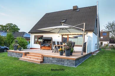Einfamilienhaus zur Zwangsversteigerung 247.300 € 7 Zimmer 185 m² 727 m² Grundstück Kirchen-Hausen Geisingen 78187