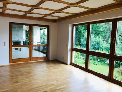 Einfamilienhaus zur Miete 1.650 € 7 Zimmer 260 m² 950 m² Grundstück frei ab 01.08.2025 Mainburg Mainburg 84048