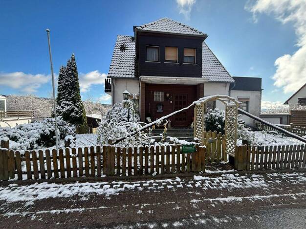 Mehrfamilienhaus zum Kauf 49.000 € 9 Zimmer 128 m² 710 m² Grundstück Waldwinkel 3 Neuhaus Holzminden Neuhaus 37603