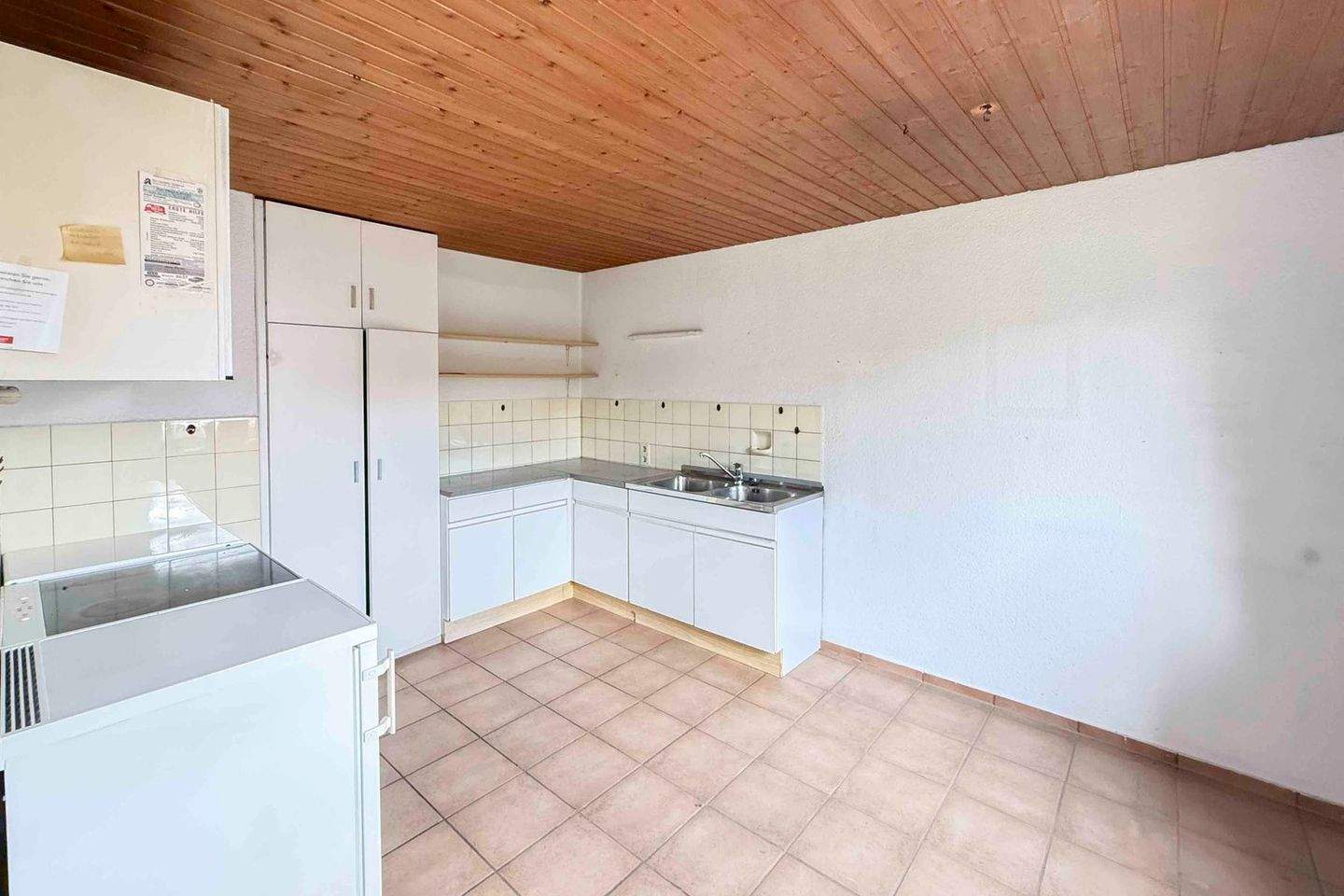 Immobilie in Hausham - Leerstehende 2-Zimmer-Wohnung mit Potenzial - Stellplatz, Hobbyraum & Keller - Bild 3