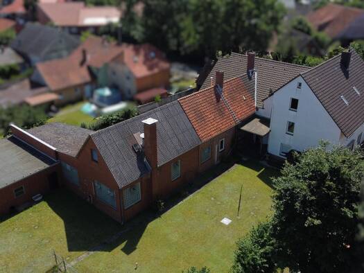 Haus zum Kauf 195.000 € 10 Zimmer 238 m² 1.707 m² Grundstück frei ab sofort Eddesse Edemissen 31234