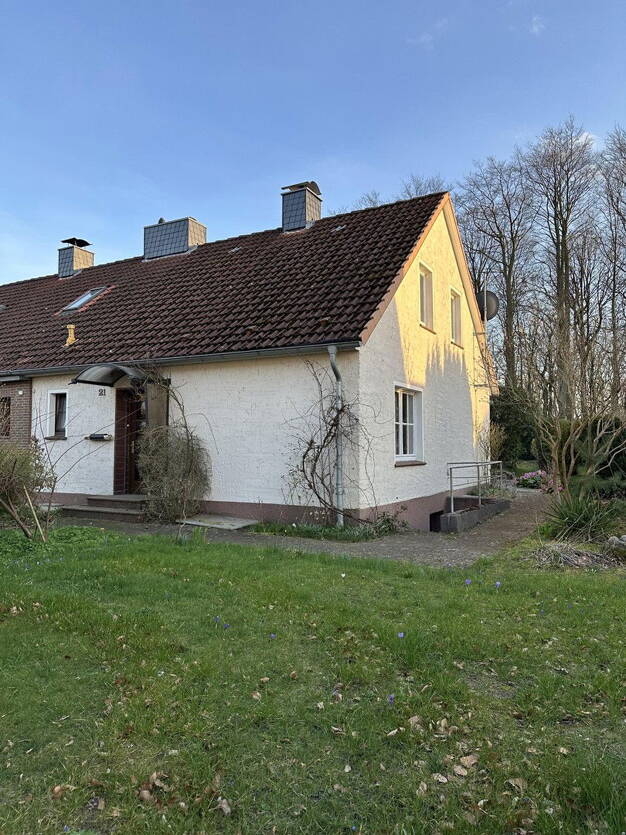 Doppelhaushälfte zum Kauf provisionsfrei 185.000 € 5 Zimmer 105 m² 621 m² Grundstück Eichenweg 21 Boizenburg Boizenburg 19258