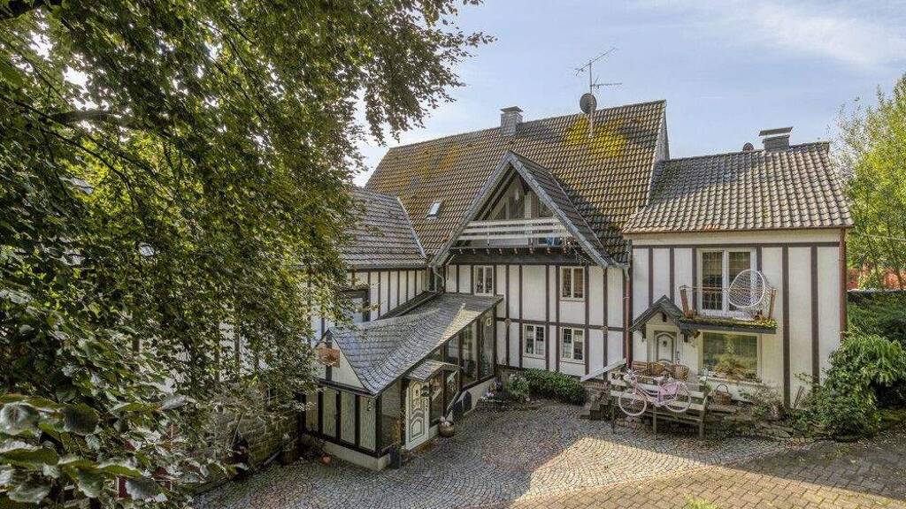 Einfamilienhaus zum Kauf 649.000 € 6 Zimmer 319,5 m² 4.800 m² Grundstück Wipperfürth 51688