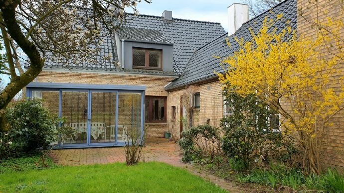 Haus zum Kauf 699.000 € 7 Zimmer 213 m²<br/>Wohnfläche 16.800 m²<br/>Grundstück Osterby 24367