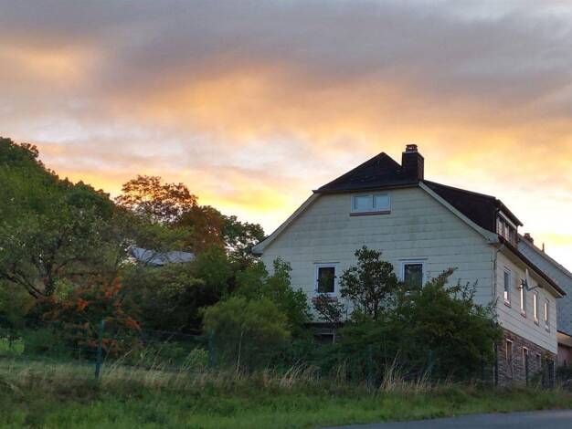 Einfamilienhaus zum Kauf provisionsfrei 115.000 € 6 Zimmer 111 m² 1.842 m² Grundstück Neuhaus Selbitz 95152