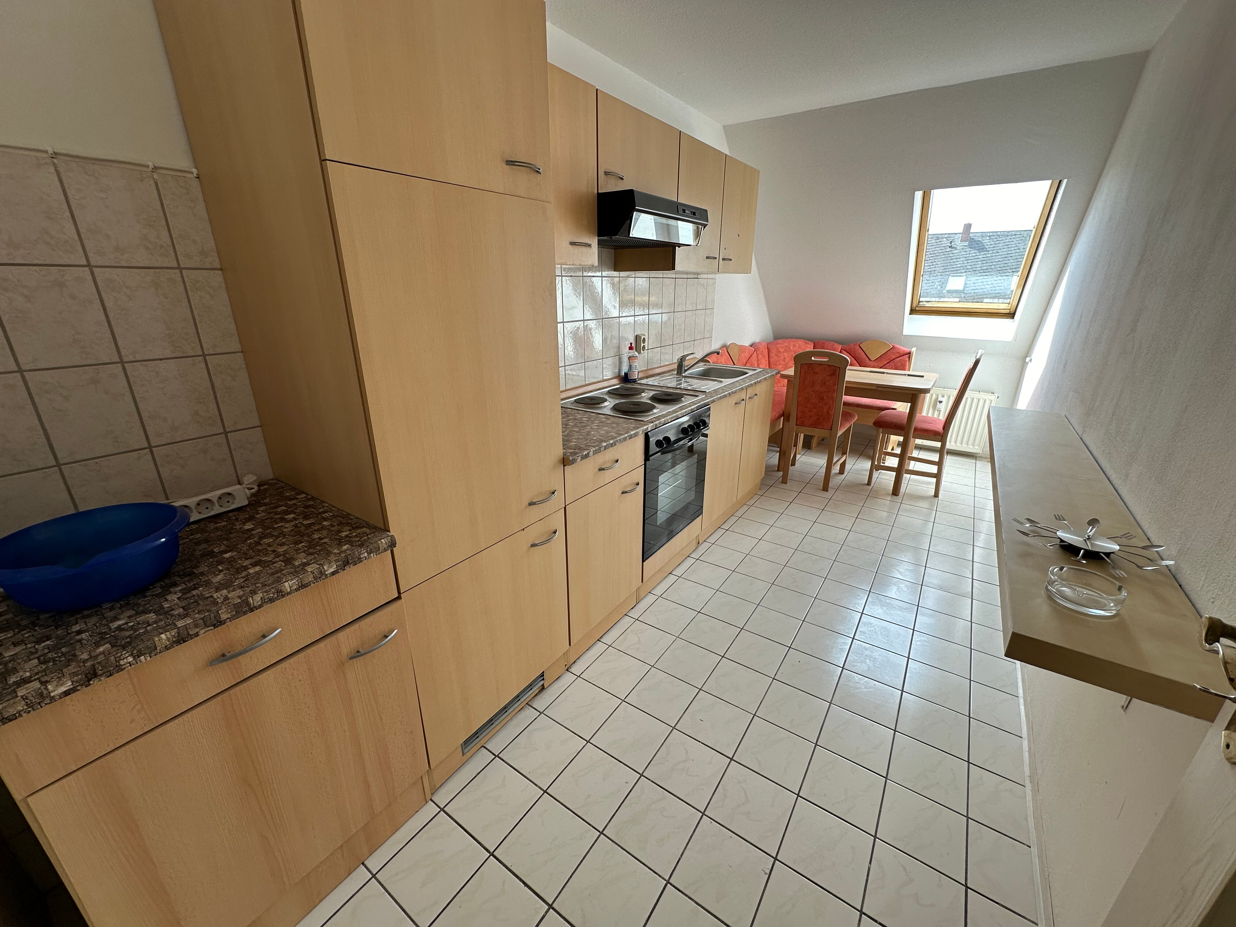 Wohnung zur Miete 300 € 2 Zimmer 68,4 m²<br/>Wohnfläche 3.<br/>Geschoss August-Bebel-Str. 5 Schloßchemnitz 020 Chemnitz 09111