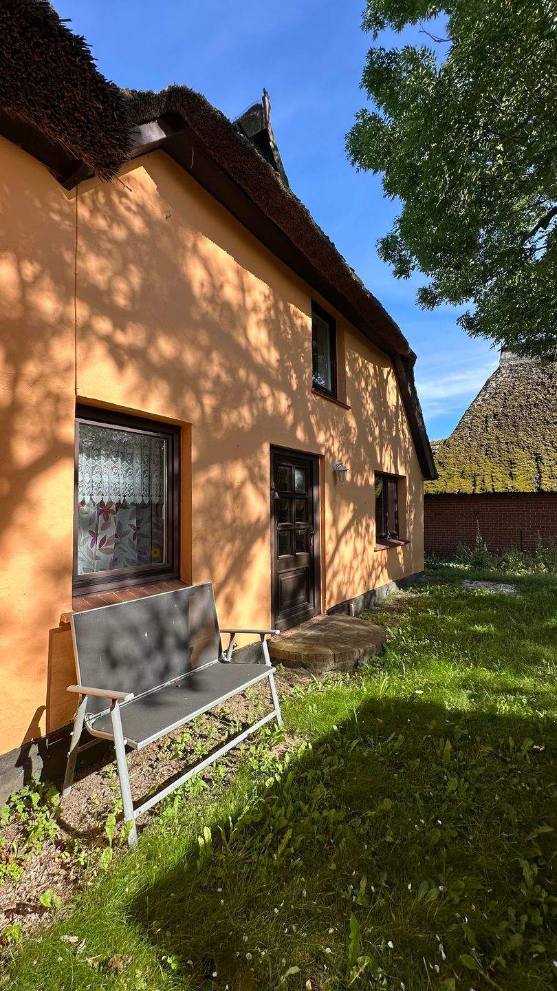 Immobilie in Ahrenshoop - AHRENSHOOP: Ein Haus mit Geschichte zwischen Bodden und Ostsee - Bild 1