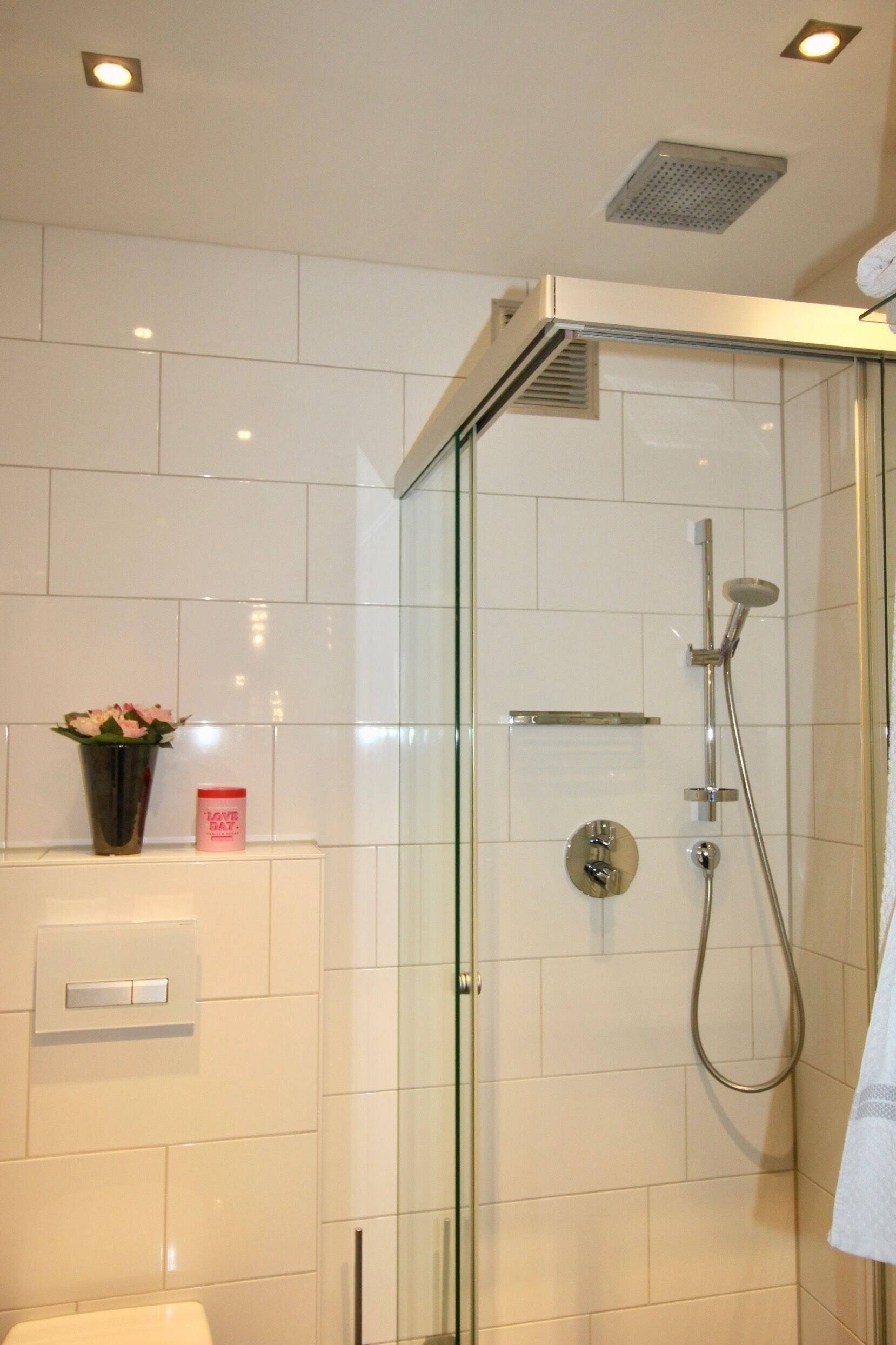WEITBLICK Luxuswohnung - 2 Balkone - 2 CHICE Bäder - Whirlpool - mitten auf der legendären REEPERBAHN - aussergewöhnlich + besonders – Hamburg – Vorschaubild 29
