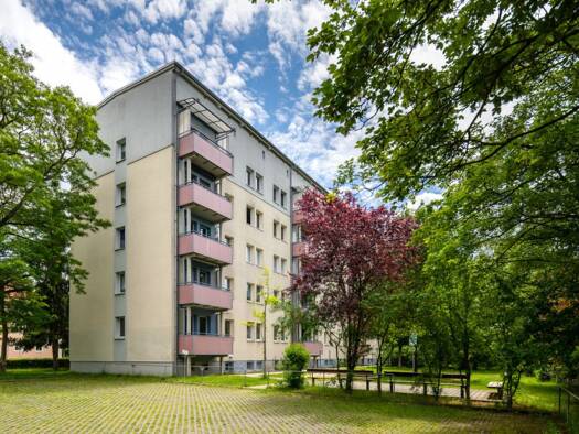 Wohnung zur Miete 279 € 2 Zimmer 46 m² EG Stauffenbergstraße 132 Saalfeld Saalfeld/Saale 07318