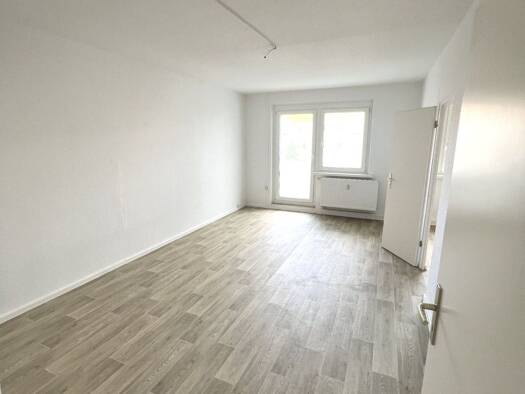 Wohnung zur Miete 317 € 2 Zimmer 54 m² 4. Geschoss frei ab sofort Neue Platekaer Straße 8 Borna Borna 04552