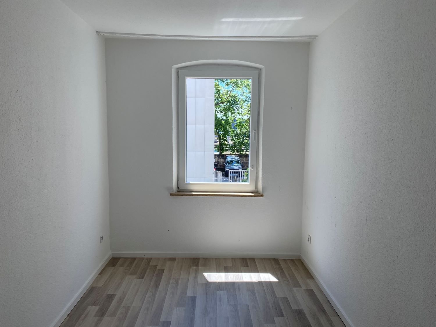 Wohnung zur Miete 395 € 2 Zimmer 33 m²<br/>Wohnfläche 1.<br/>Geschoss ab sofort<br/>Verfügbarkeit Austr. 0 Bärenschanze Nürnberg 90429