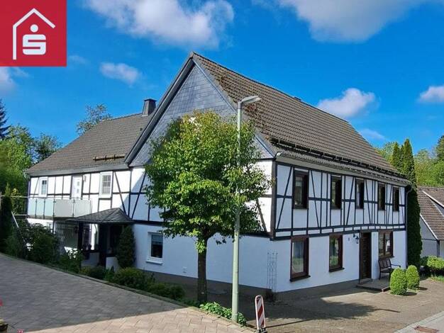 Mehrfamilienhaus zum Kauf 331.000 € 14 Zimmer 386 m² 1.187 m² Grundstück Arpe Schmallenberg 57392