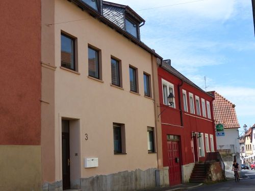 Mehrfamilienhaus zum Kauf 233.000 € 8 Zimmer 202 m²<br/>Wohnfläche 145 m²<br/>Grundstück Arnstein Arnstein , Unterfr 97450