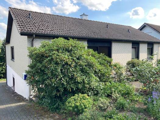 Einfamilienhaus zum Kauf 245.000 € 7 Zimmer 210 m² 911 m² Grundstück Wiedenest Bergneustadt - Wiedenest 51702