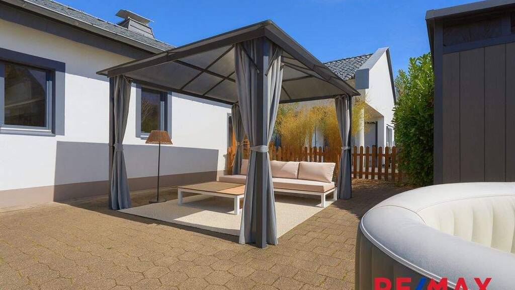 Wohnung zur Miete 1.250 € 3 Zimmer 120 m² Schloß Neuhaus Paderborn / Schloß Neuhaus 33104