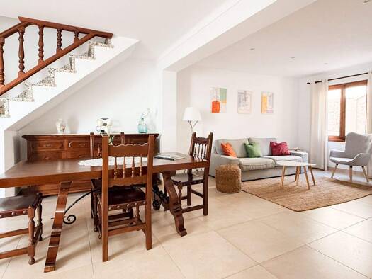 Stadthaus zur Miete provisionsfrei 1.650 € 4 Zimmer 130 m² 68 m² Grundstück Pollença 07460