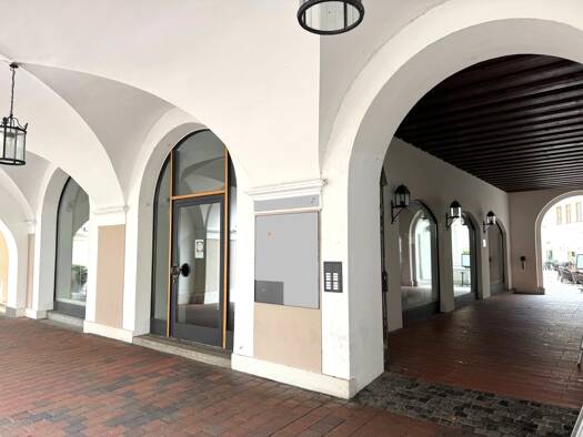 Laden zur Miete 4.500 € 145 m² Verkaufsfläche Altstadt Landshut 84028