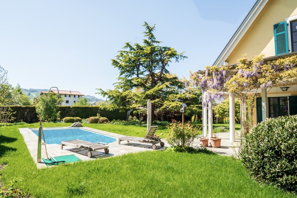 Villa zum Kauf 10 Zimmer 266 m²<br/>Wohnfläche 2.325 m²<br/>Grundstück Lustenau 6890