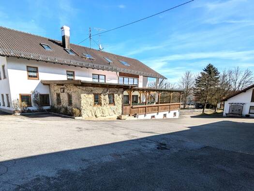 Einfamilienhaus zum Kauf 1.298.000 € 18 Zimmer 357 m² 2.050 m² Grundstück Armstorf Sankt Wolfgang 84427