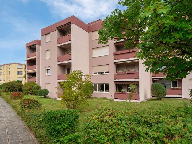 Wohnung zum Kauf 325.000 € 4 Zimmer 98 m² frei ab sofort Burgfarrnbach Fürth 90768