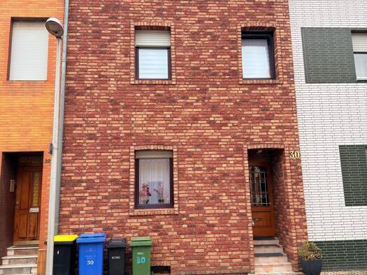 Haus zum Kauf 259.000 € 6 Zimmer 125,3 m² 370 m² Grundstück frei ab 01.06.2026 Düren 52349