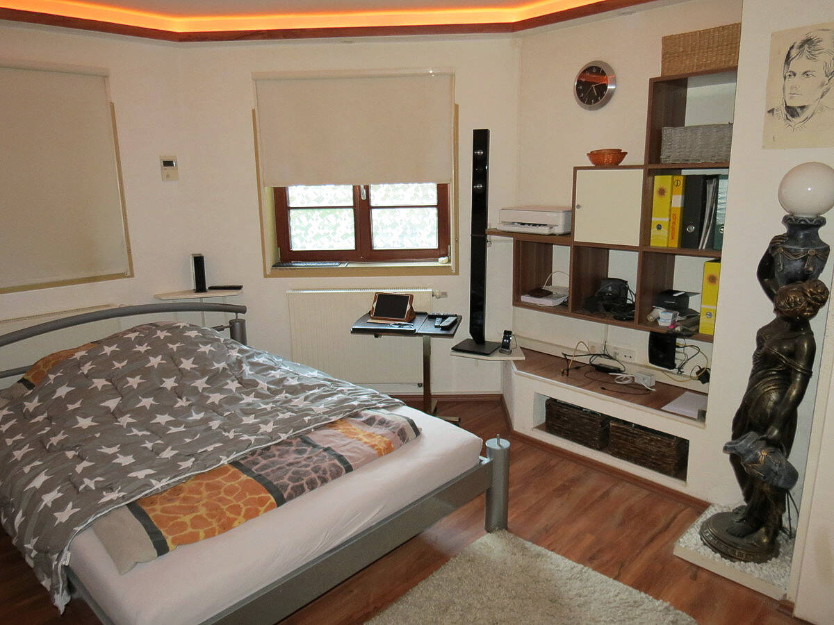 Wohnen wie in einem Haus - 2- Zimmer Wohnung im EG zentral in Dinkelsbühl mit Ausbauzimmer – Dinkelsbühl – Vorschaubild 2