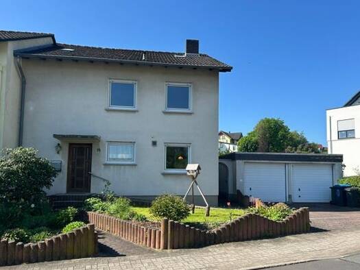 Doppelhaushälfte zum Kauf 399.000 € 4,5 Zimmer 145 m² 598 m² Grundstück frei ab sofort Am Roßrain 14 Petersberg 36100