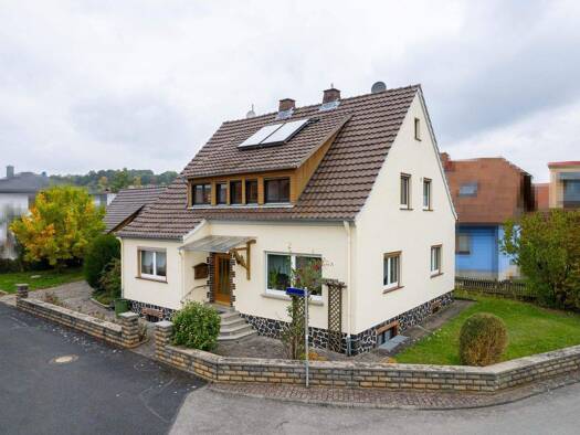 Einfamilienhaus zum Kauf 249.000 € 7 Zimmer 174 m² 518 m² Grundstück Unsleben 97618