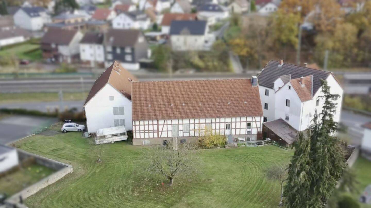 Immobilie in Neustadt - Attraktives Immobilienensemble mit umfangreicher Ausbaureserve - Bild 1